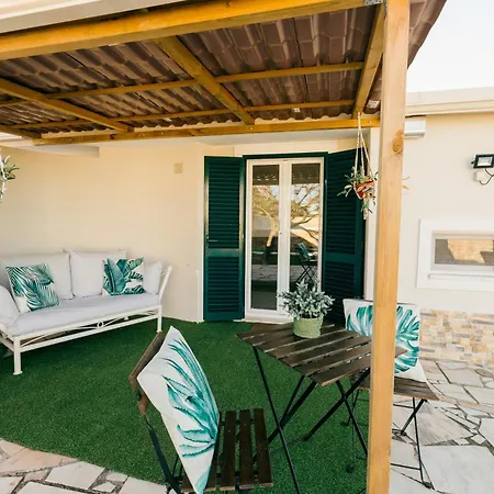 ホリデーパーク Tree House - Casa Figueira 5*