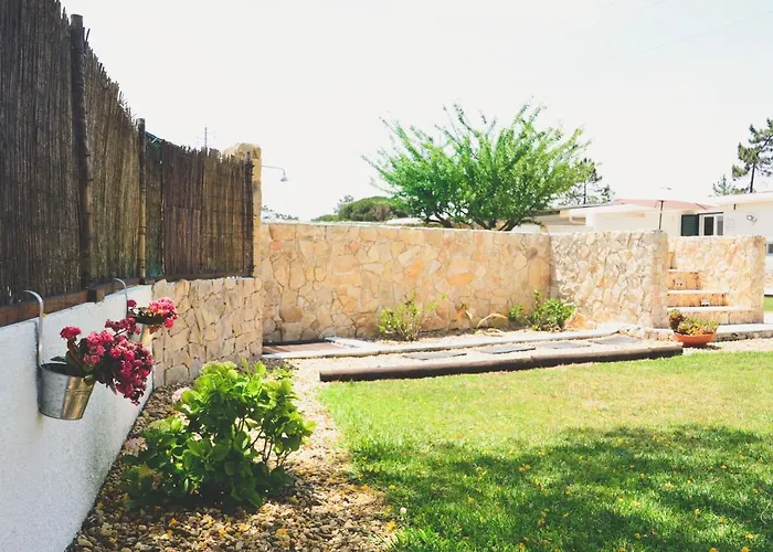 Tree House - Casa Figueira セシンブラ